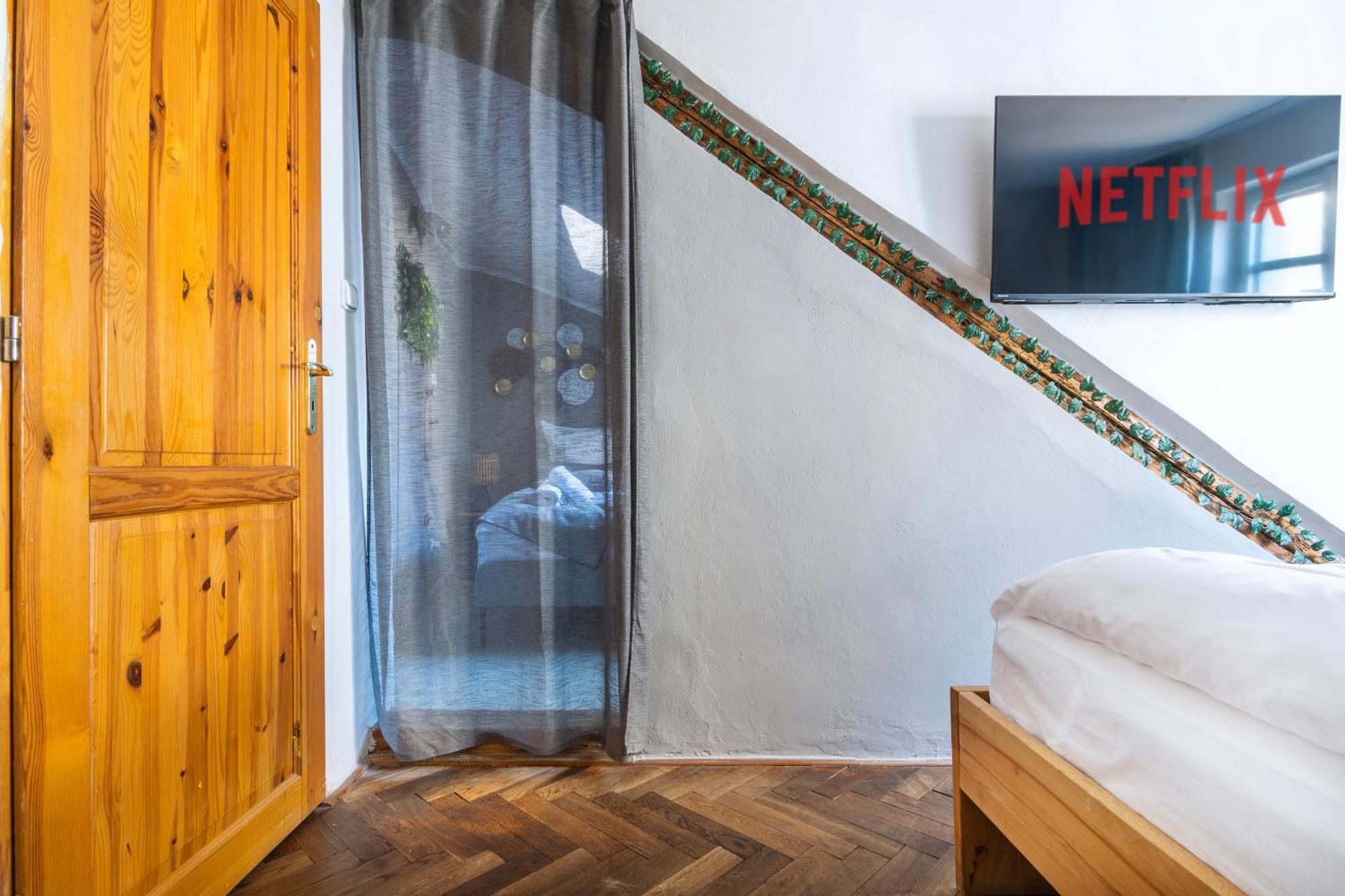 20 Seconds To Charles Bridge Apartment Prague Exterior photo